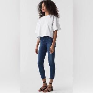 Agolde Sophie Crop High-Rise Jean with Raw Hem. Size 28.